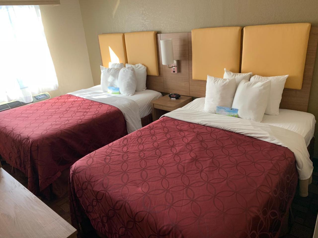 Days Inn By Wyndham Brooklyn Borough Park Nowy Jork Zewnętrze zdjęcie