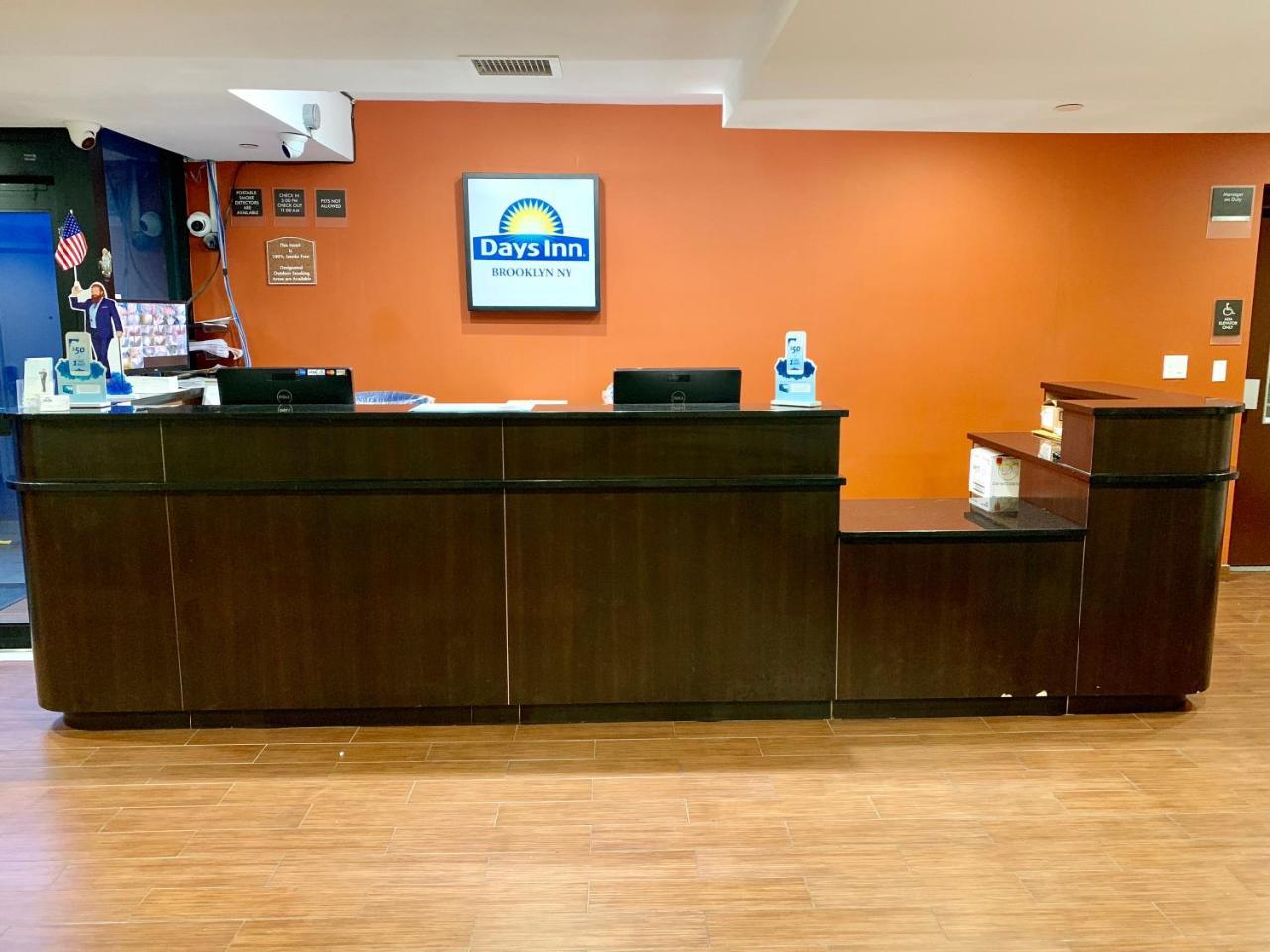 Days Inn By Wyndham Brooklyn Borough Park Nowy Jork Zewnętrze zdjęcie